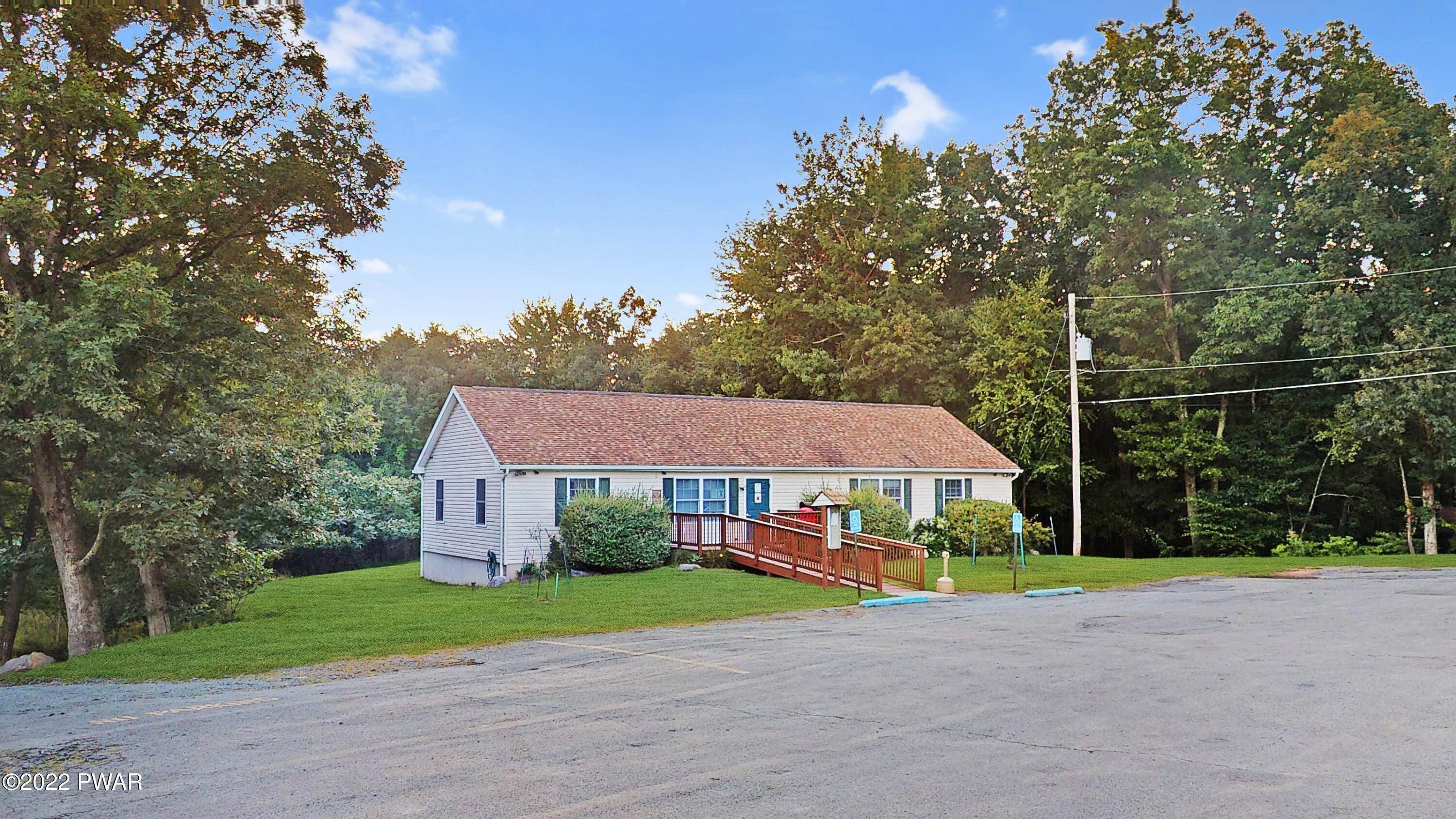 29. Single Family Homes for Sale at 2225 Mallard Ln Shohola, Pennsylvania 18458 United States