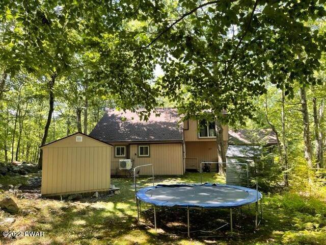 17. Single Family Homes for Sale at 107 Canyon Dr Lords Valley, Pennsylvania 18428 United States