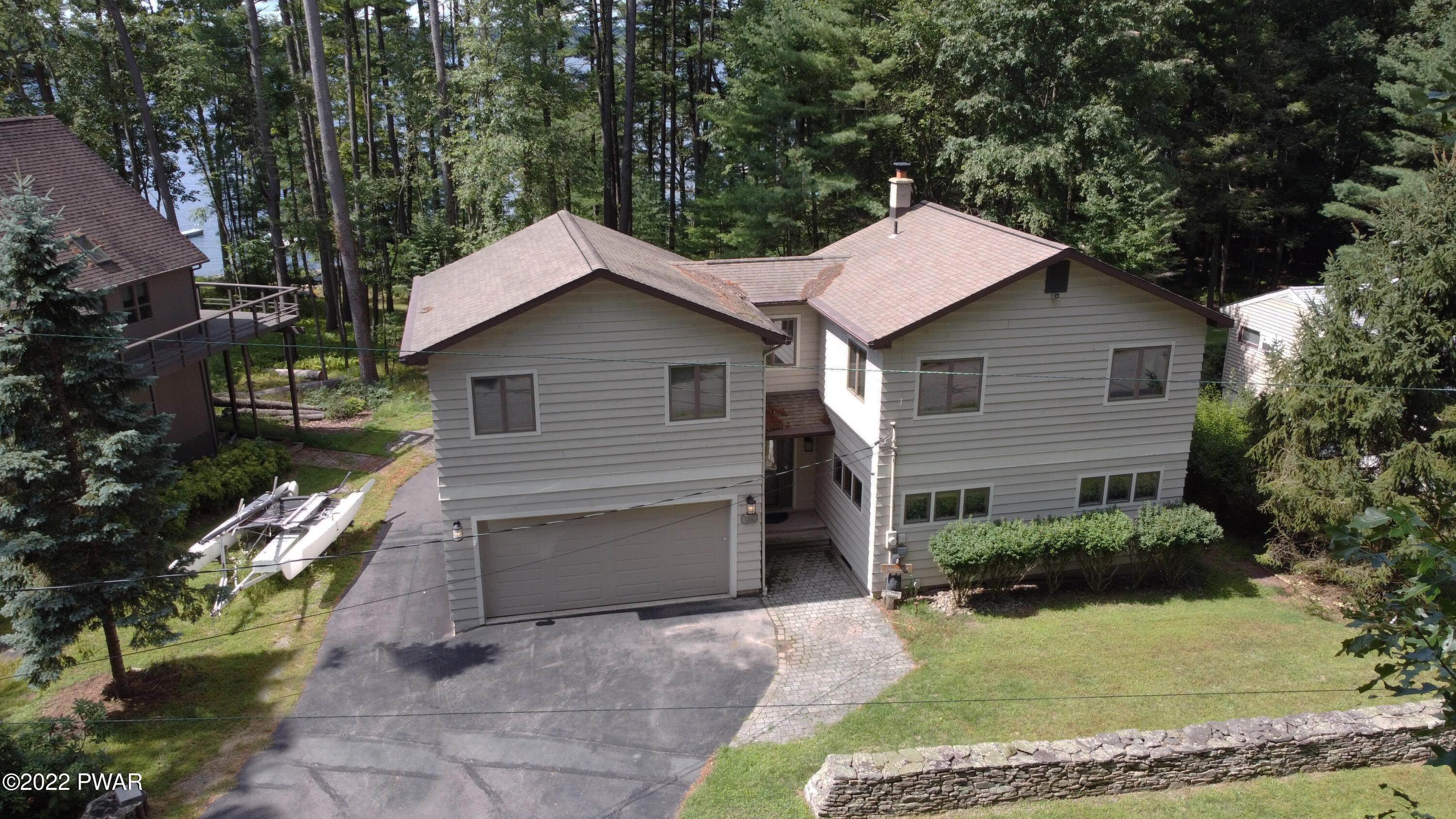 36. Single Family Homes for Sale at 114 N Colony Cove Rd Tafton, Pennsylvania 18464 United States