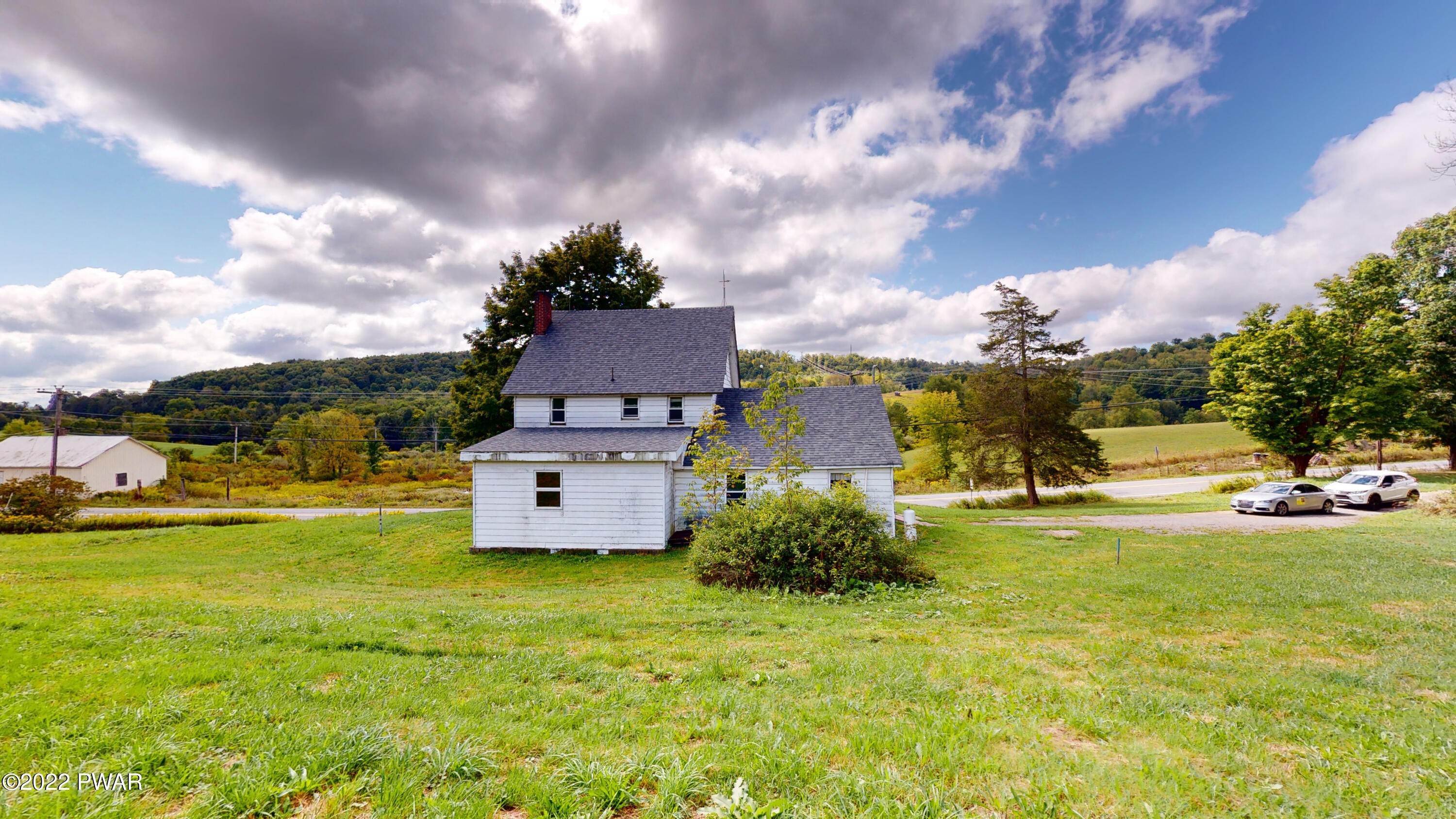 5. Single Family Homes for Sale at 607 Cochecton Tpke Tyler Hill, Pennsylvania 18469 United States