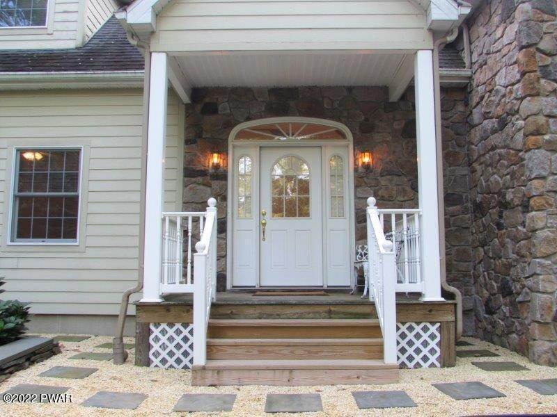 14. Single Family Homes for Sale at 137 Forest Dr Lords Valley, Pennsylvania 18428 United States