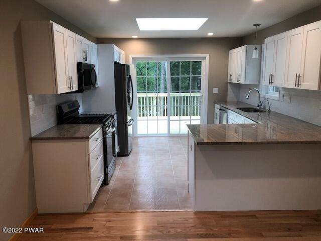 17. Single Family Homes for Sale at 185 Eskra Rd Lake Ariel, Pennsylvania 18436 United States