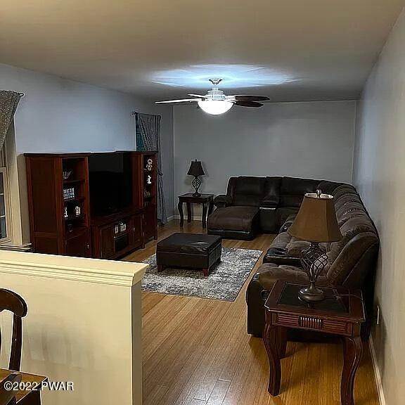 10. Single Family Homes for Sale at 107 Waterview Ct Hawley, Pennsylvania 18428 United States