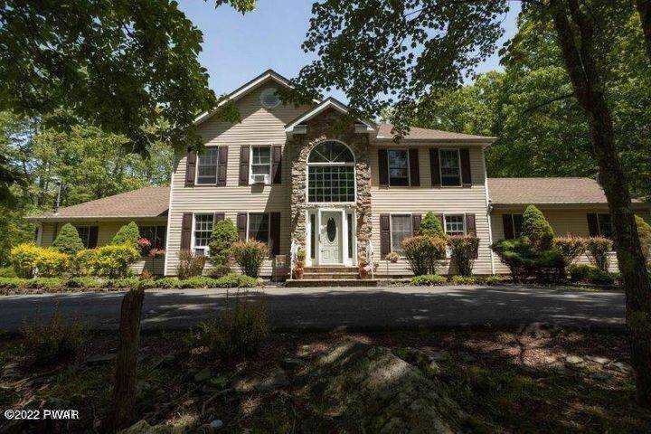 Single Family Homes for Sale at 128 Remuda Dr Lords Valley, Pennsylvania 18428 United States