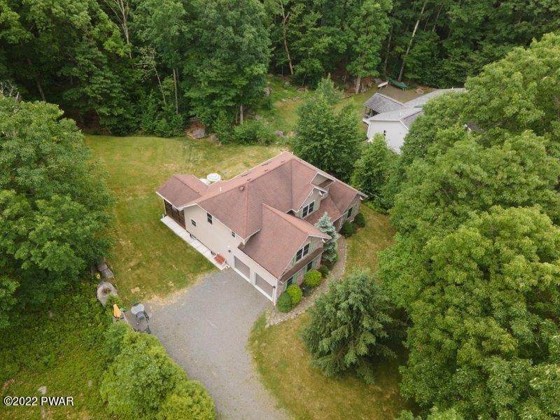 35. Single Family Homes for Sale at 121 Blueridge Ln Lords Valley, Pennsylvania 18428 United States