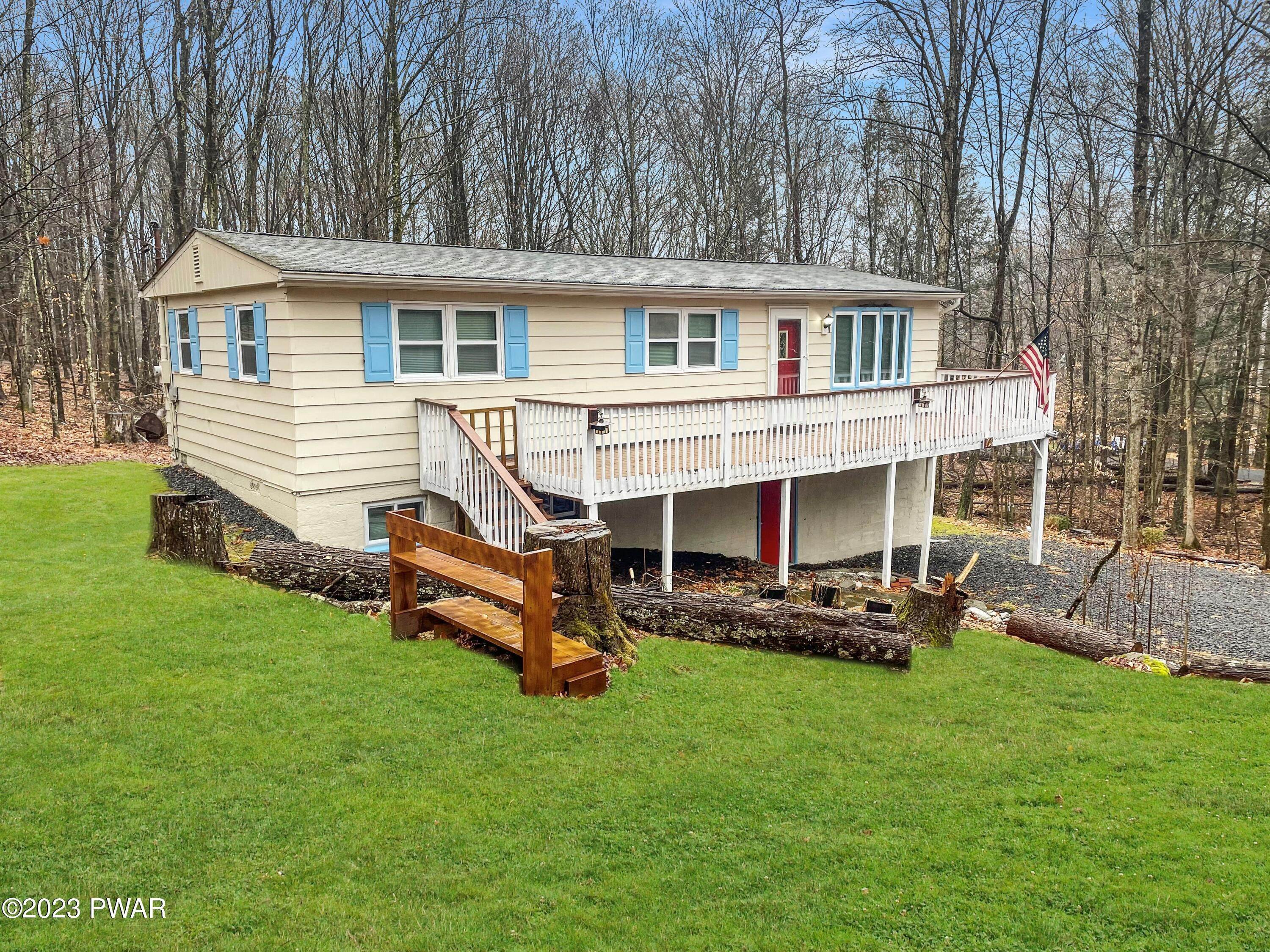 Single Family Homes for Sale at 104 Fawnwood Cir Greentown, Pennsylvania 18426 United States