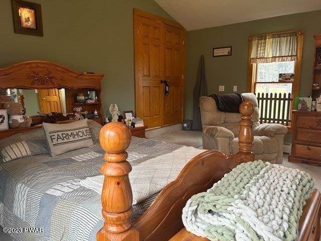 27. Single Family Homes for Sale at 266 Keen Lake Rd Waymart, Pennsylvania 18472 United States