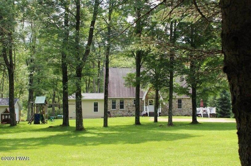 14. Single Family Homes for Sale at 266 Keen Lake Rd Waymart, Pennsylvania 18472 United States