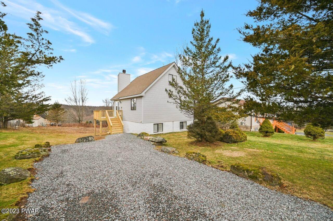 41. Single Family Homes for Sale at 37 Glenwood Ln Lake Ariel, Pennsylvania 18436 United States