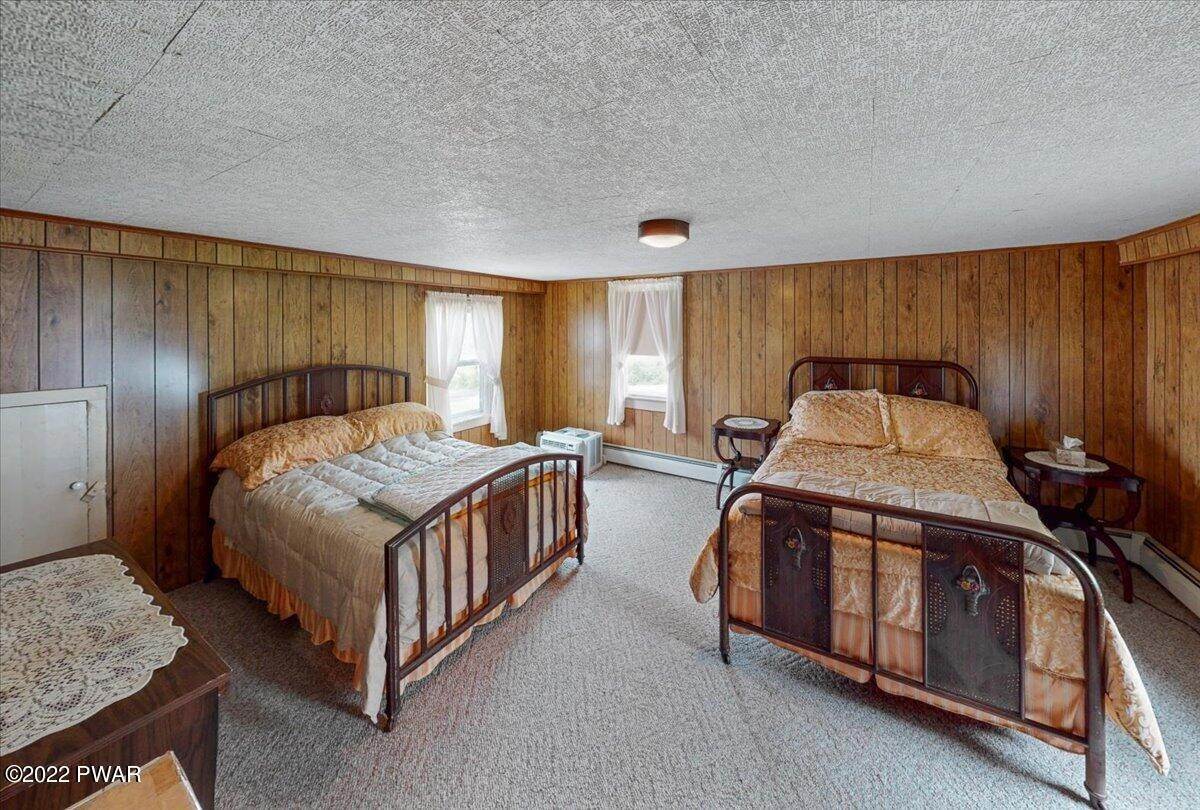 28. Single Family Homes for Sale at 136 Oregon Tpke Honesdale, Pennsylvania 18431 United States