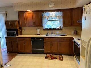 19. Single Family Homes for Sale at 197 Traverse Rd Dingmans Ferry, Pennsylvania 18328 United States