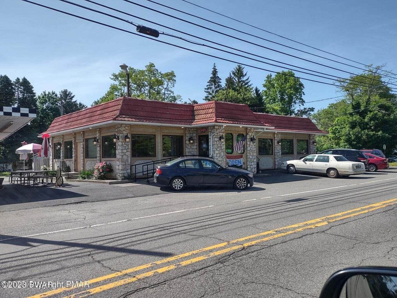 Commercial for Sale at 910 Route 390 Cresco, Pennsylvania 18326 United States