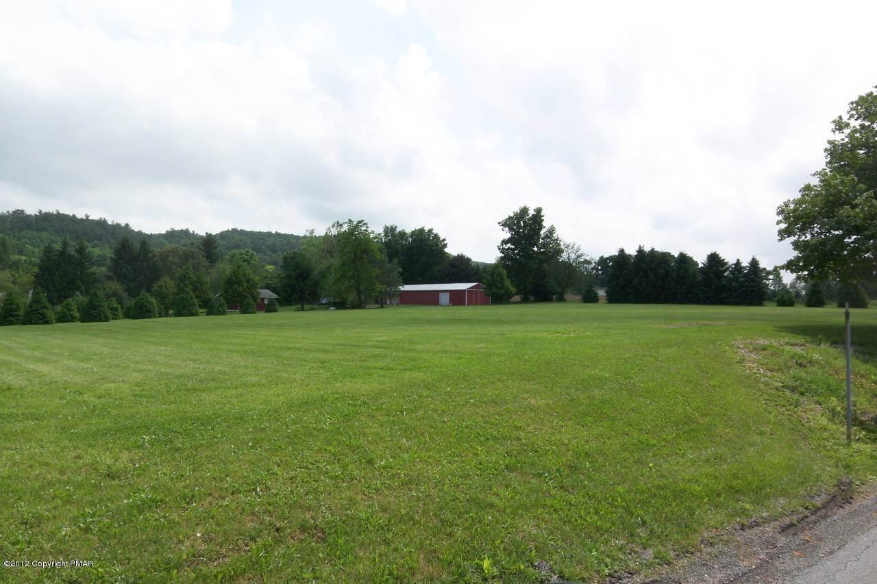Commercial for Sale at 1375 Oak Grove Dr Lehighton, Pennsylvania 18235 United States