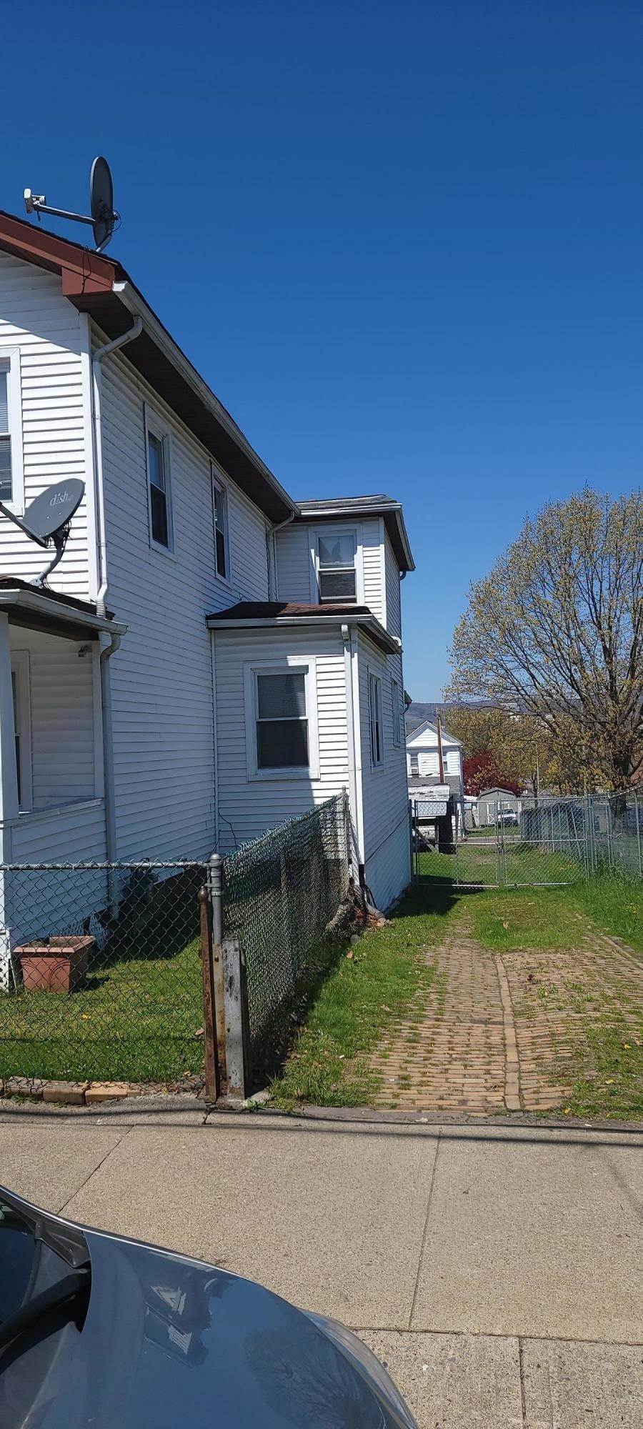 16. Single Family Homes for Sale at 23 S Meade St Wilkes Barre, Pennsylvania 18702 United States