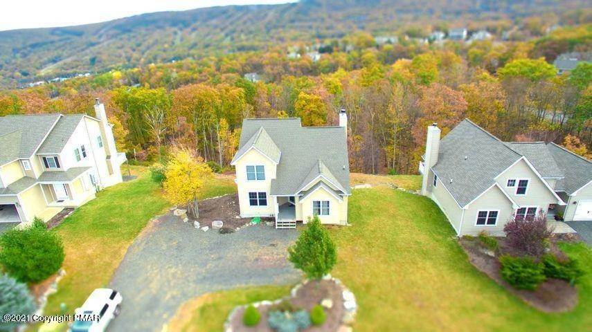 8. Single Family Homes for Sale at 541 Upper Deer Valley Rd Tannersville, Pennsylvania 18372 United States