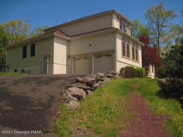 7. Single Family Homes for Sale at 571 Quail Ridge Ln Stroudsburg, Pennsylvania 18360 United States