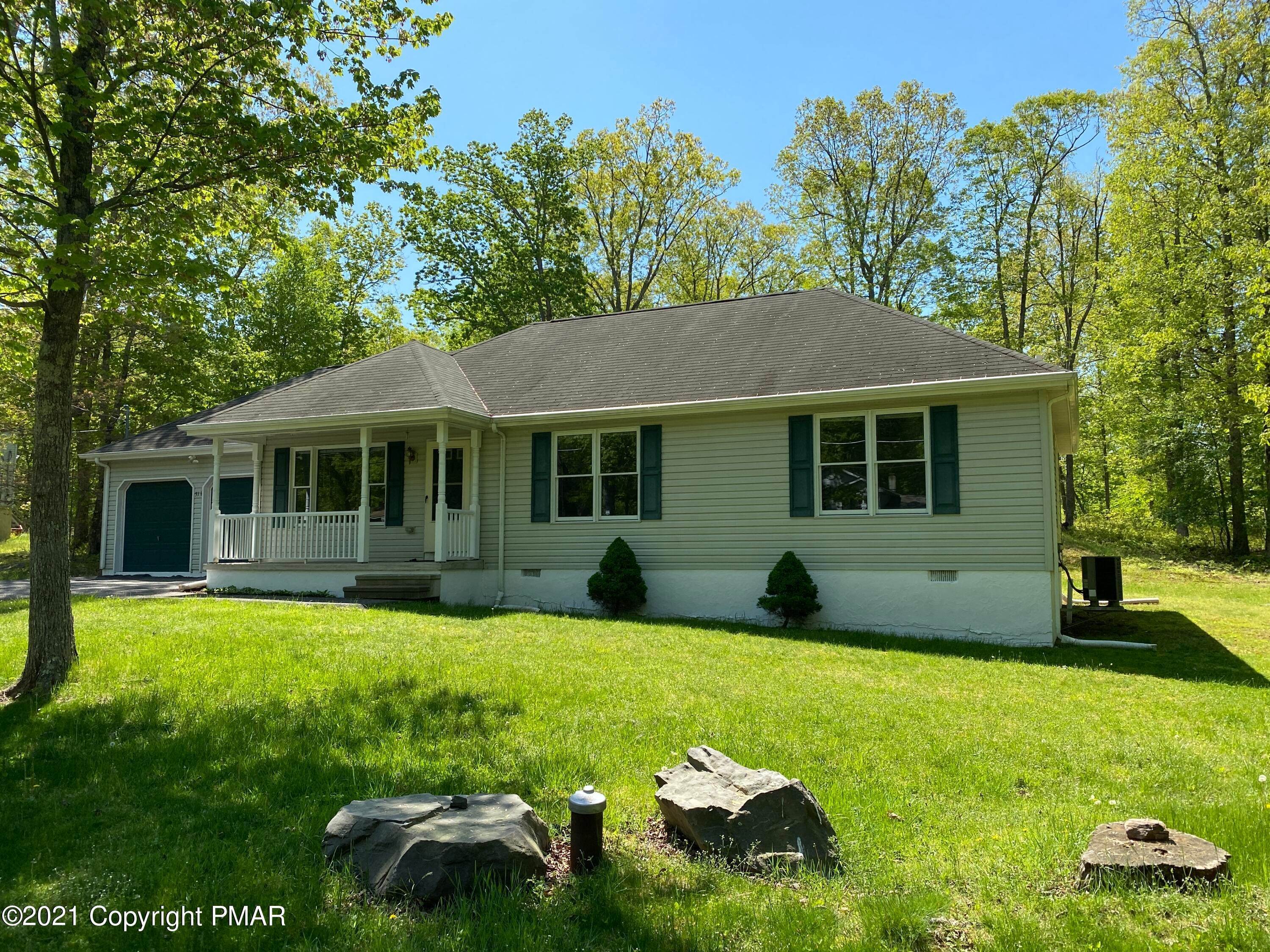 11. Single Family Homes for Sale at 240 Bromley Rd Henryville, Pennsylvania 18332 United States