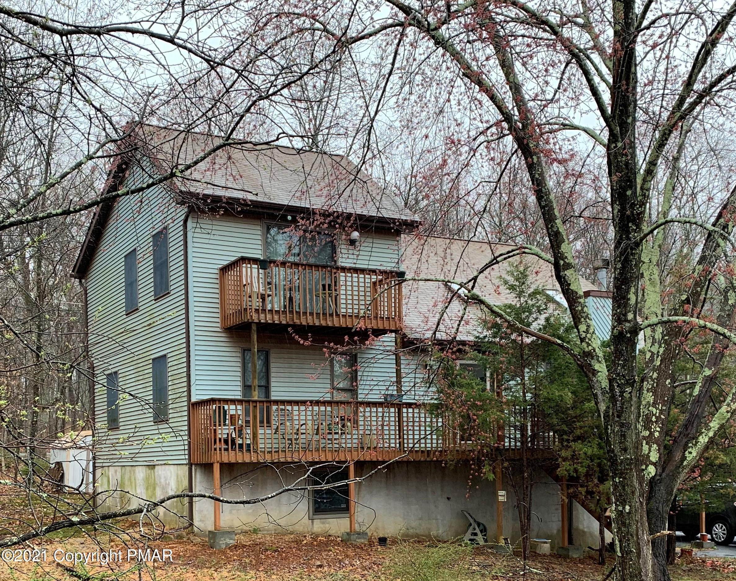 2. Single Family Homes for Sale at 1076 Lancaster Dr Bushkill, Pennsylvania 18324 United States