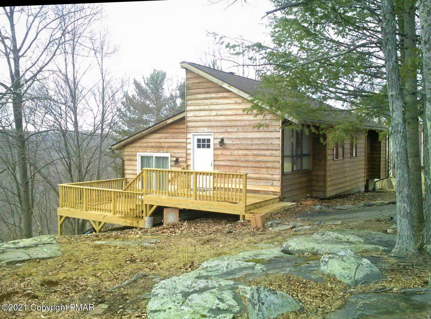 Single Family Homes for Sale at 135 Ashley Ct Bushkill, Pennsylvania 18324 United States