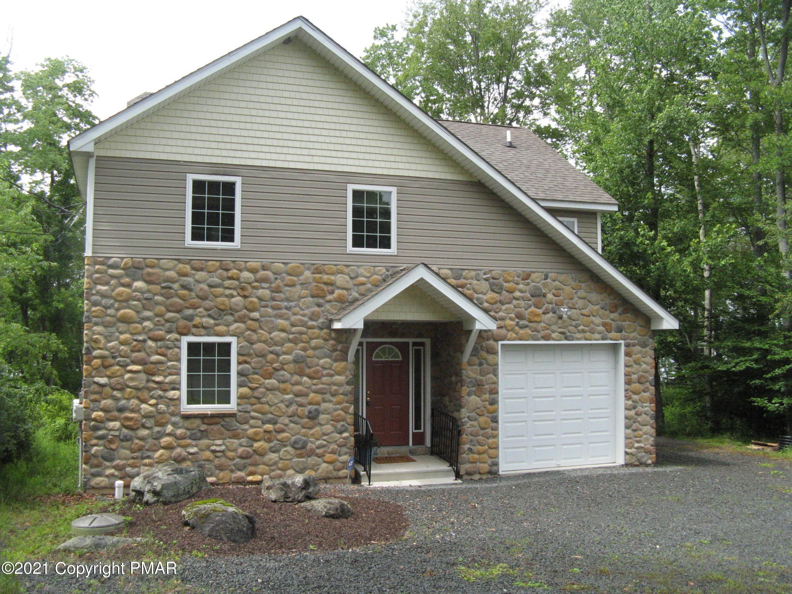 36. Single Family Homes for Sale at 153 (Arrowhead Drive) Lodge Place Pocono Lake, Pennsylvania 18347 United States