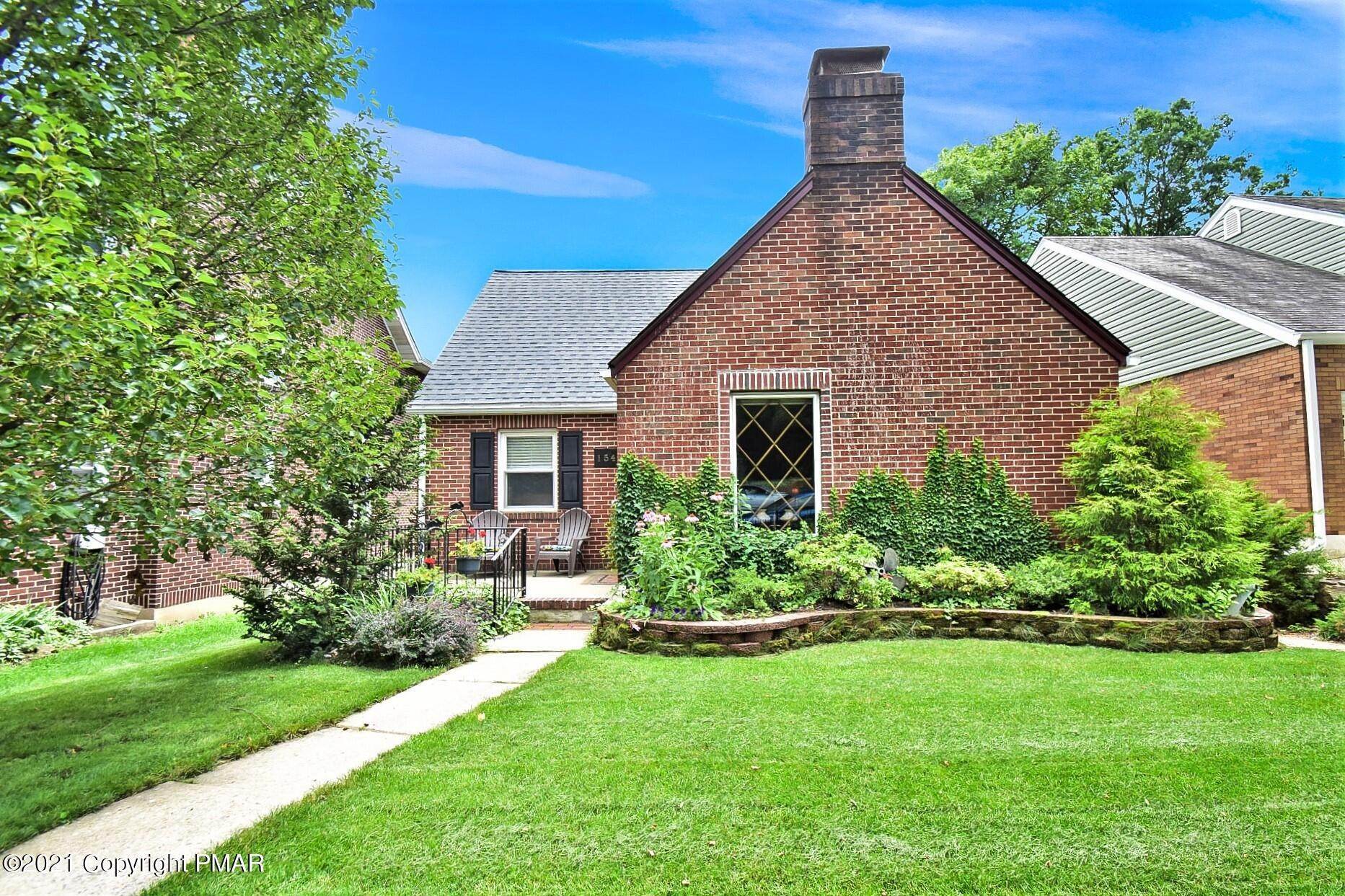 Single Family Homes for Sale at 154 Princeton Ave Palmerton, Pennsylvania 18071 United States