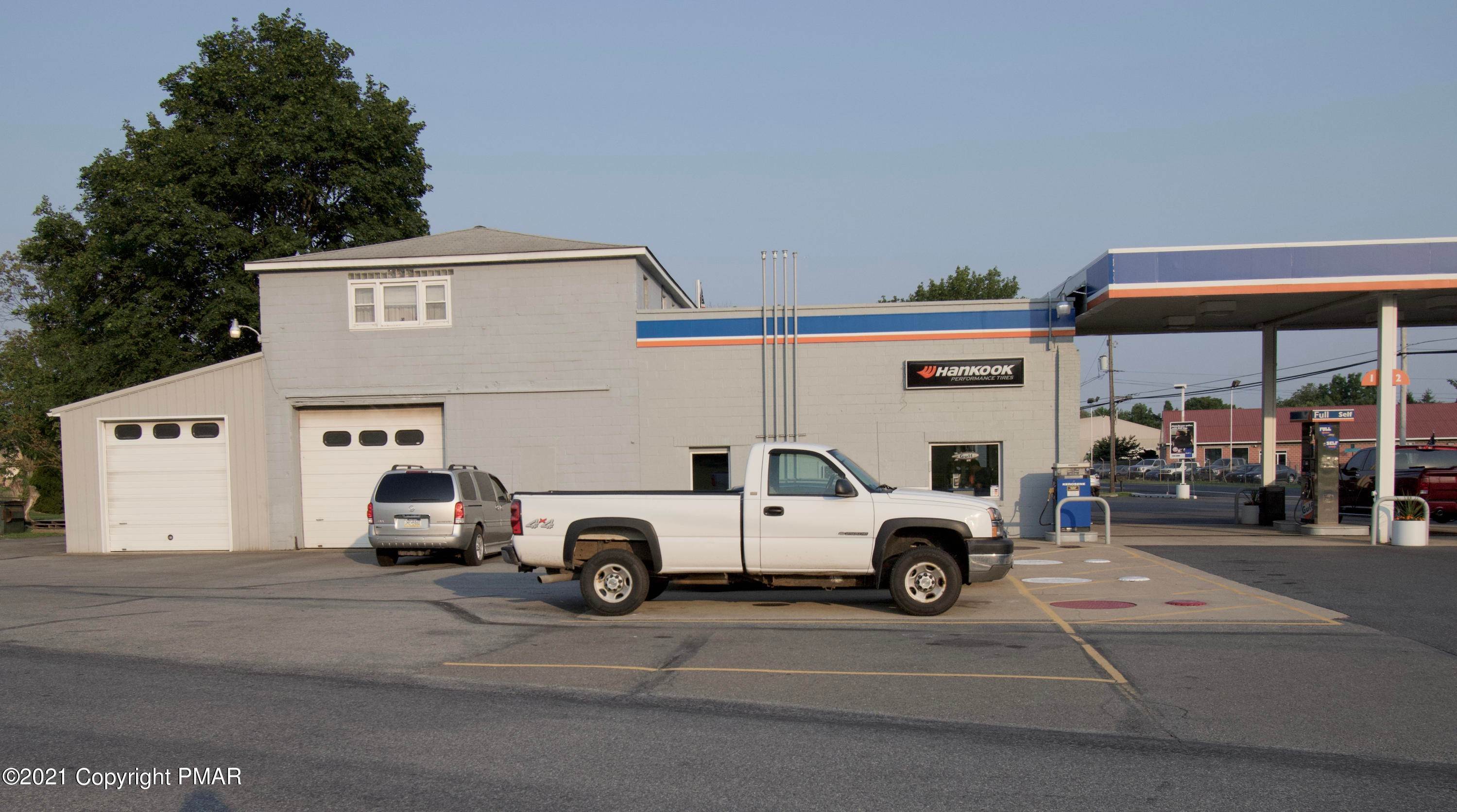9. Commercial for Sale at 4828 N Cypress Rd Walnutport, Pennsylvania 18088 United States