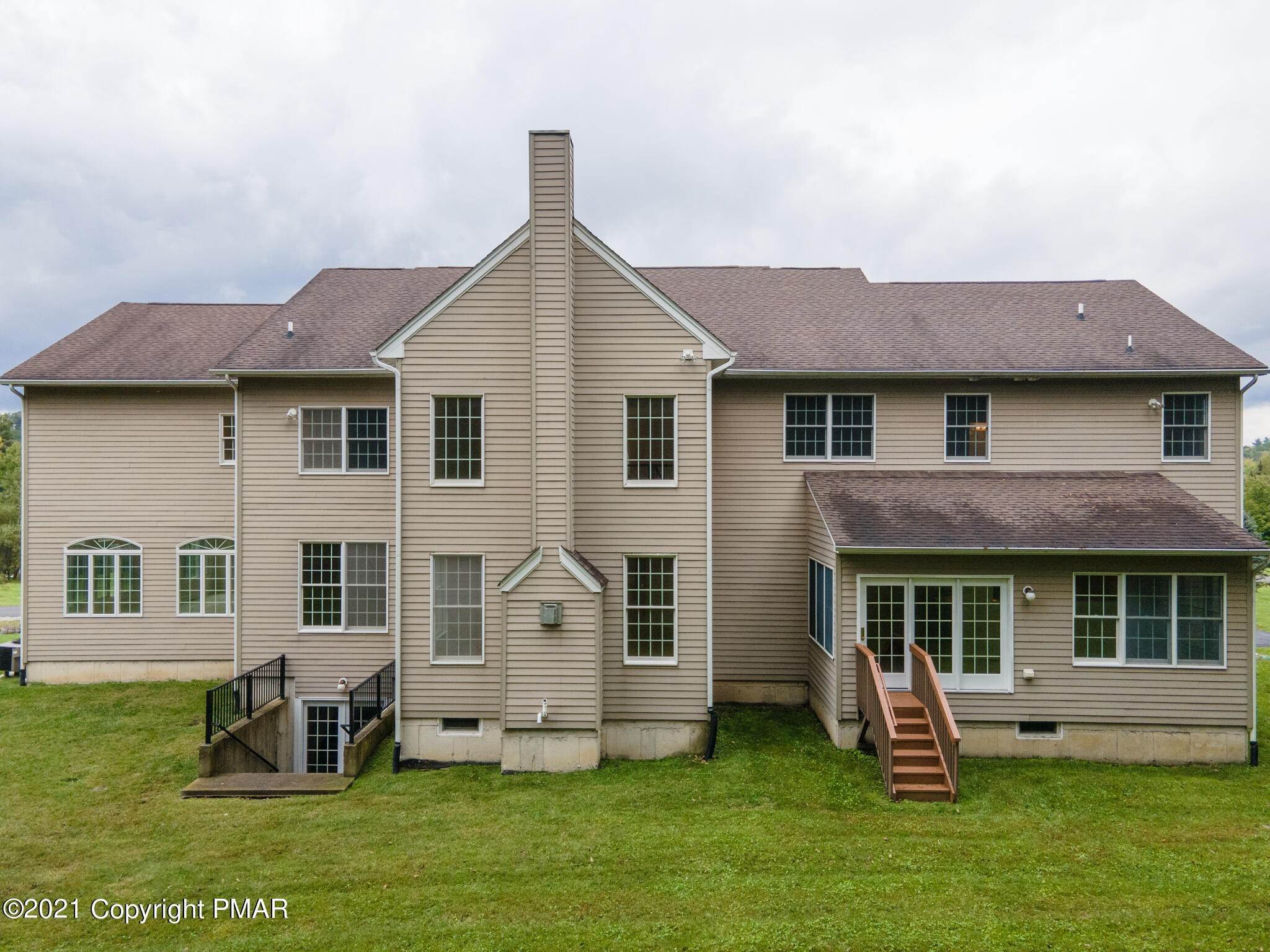 2. Single Family Homes for Sale at 200 Rising Meadow Way East Stroudsburg, Pennsylvania 18302 United States