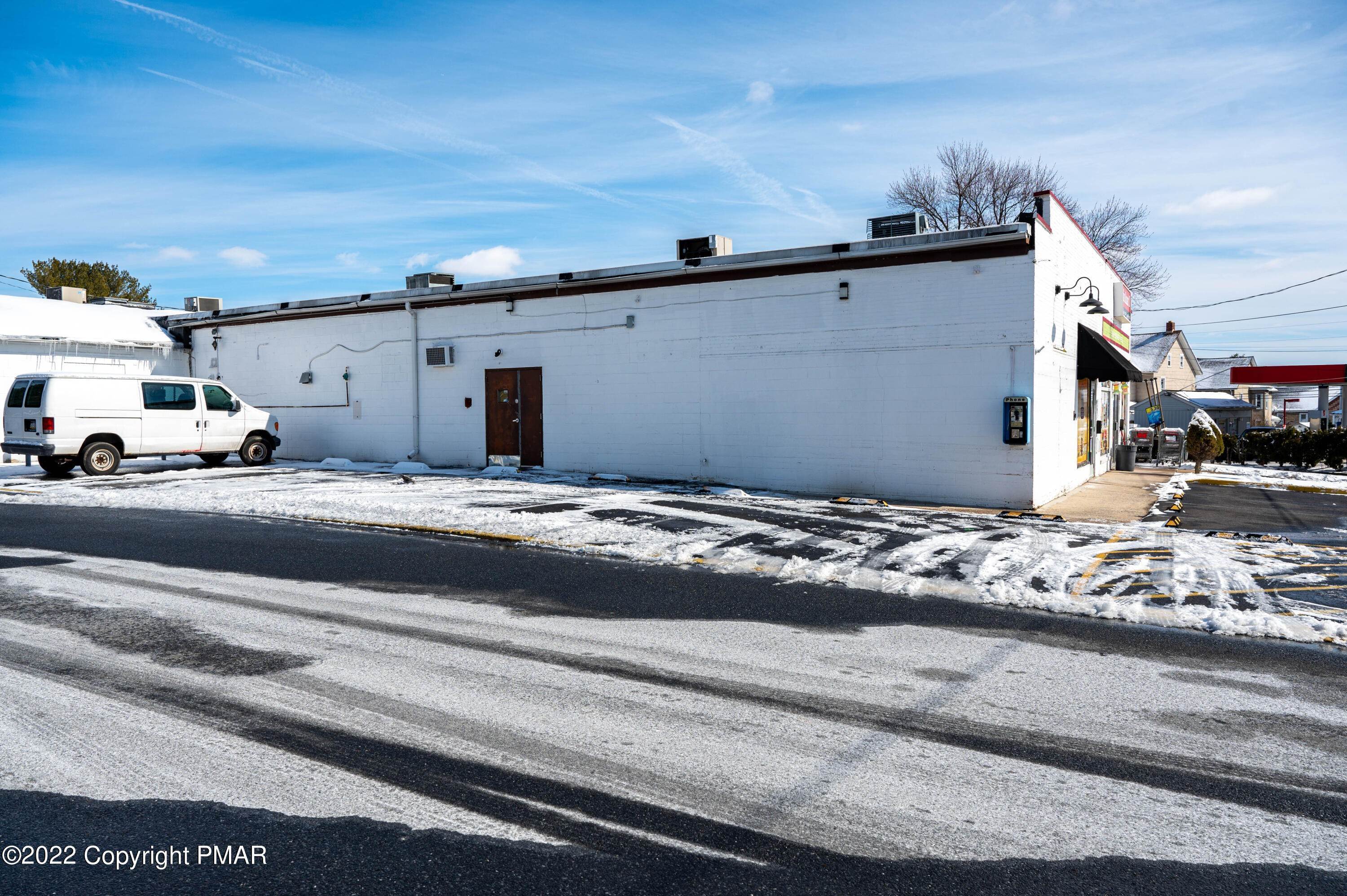 22. Commercial for Sale at 331 Grape St Whitehall, Pennsylvania 18052 United States
