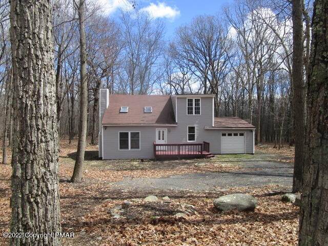 5. Single Family Homes for Sale at 125 Sparrow Loop Bushkill, Pennsylvania 18324 United States