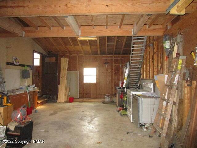 58. Single Family Homes for Sale at 125 Sparrow Loop Bushkill, Pennsylvania 18324 United States