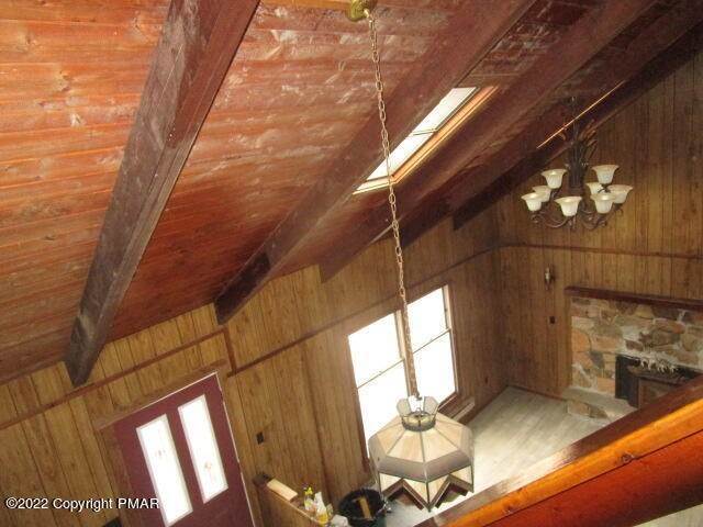 50. Single Family Homes for Sale at 125 Sparrow Loop Bushkill, Pennsylvania 18324 United States