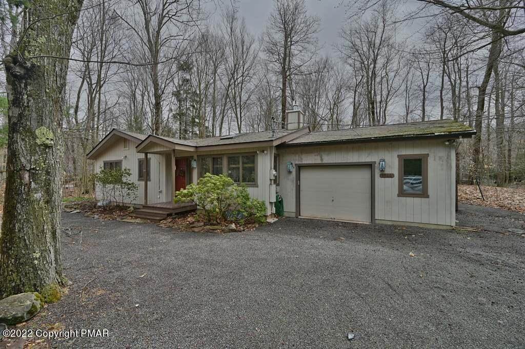 Single Family Homes for Sale at 1544 Evergreen Road Pocono Pines, Pennsylvania 18350 United States