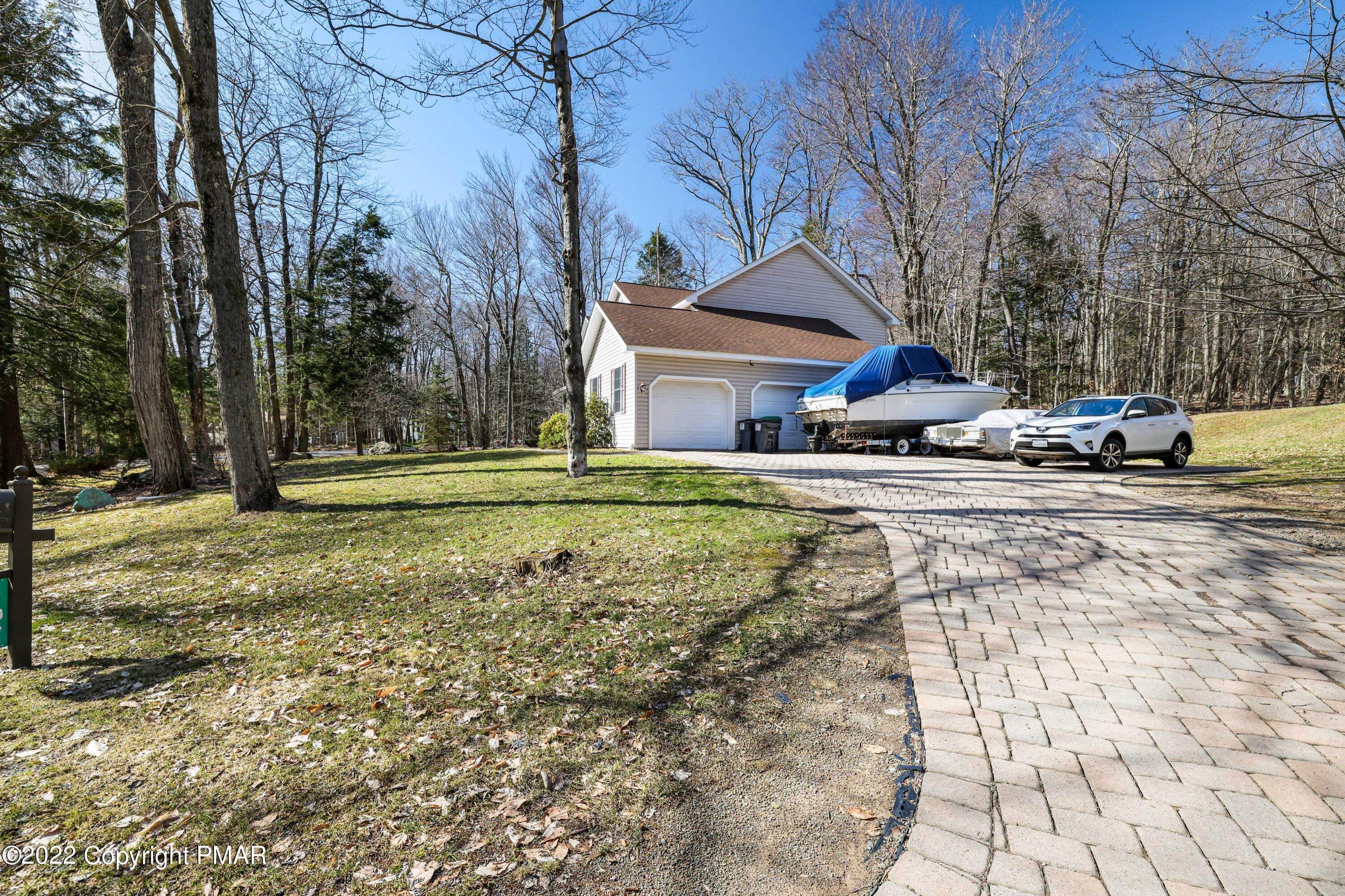 35. Single Family Homes for Sale at 107 Spyglass Hill Rd Tobyhanna, Pennsylvania 18466 United States