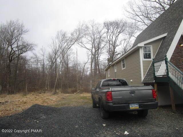 17. Single Family Homes for Sale at 106 Catnip Dr East Stroudsburg, Pennsylvania 18301 United States