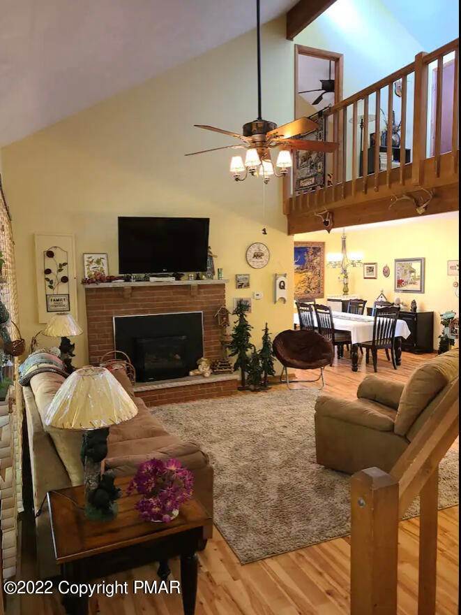 6. Single Family Homes for Sale at 319 Elk Dr Blakeslee, Pennsylvania 18610 United States