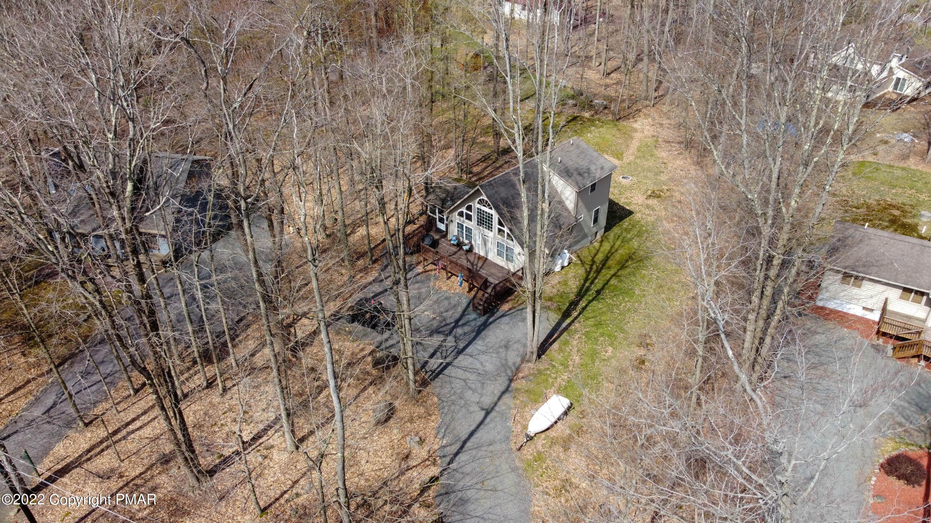 5. Single Family Homes for Sale at 191 Mountain View Dr Pocono Lake, Pennsylvania 18347 United States