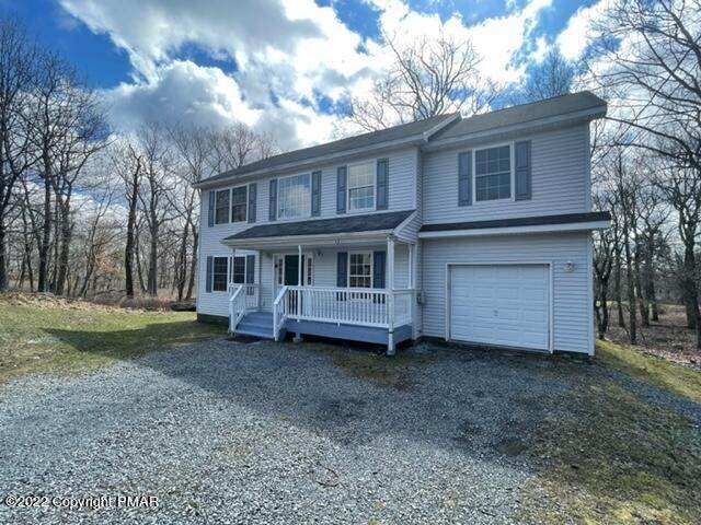 8. Single Family Homes for Sale at 154 Mallard Path Bushkill, Pennsylvania 18324 United States