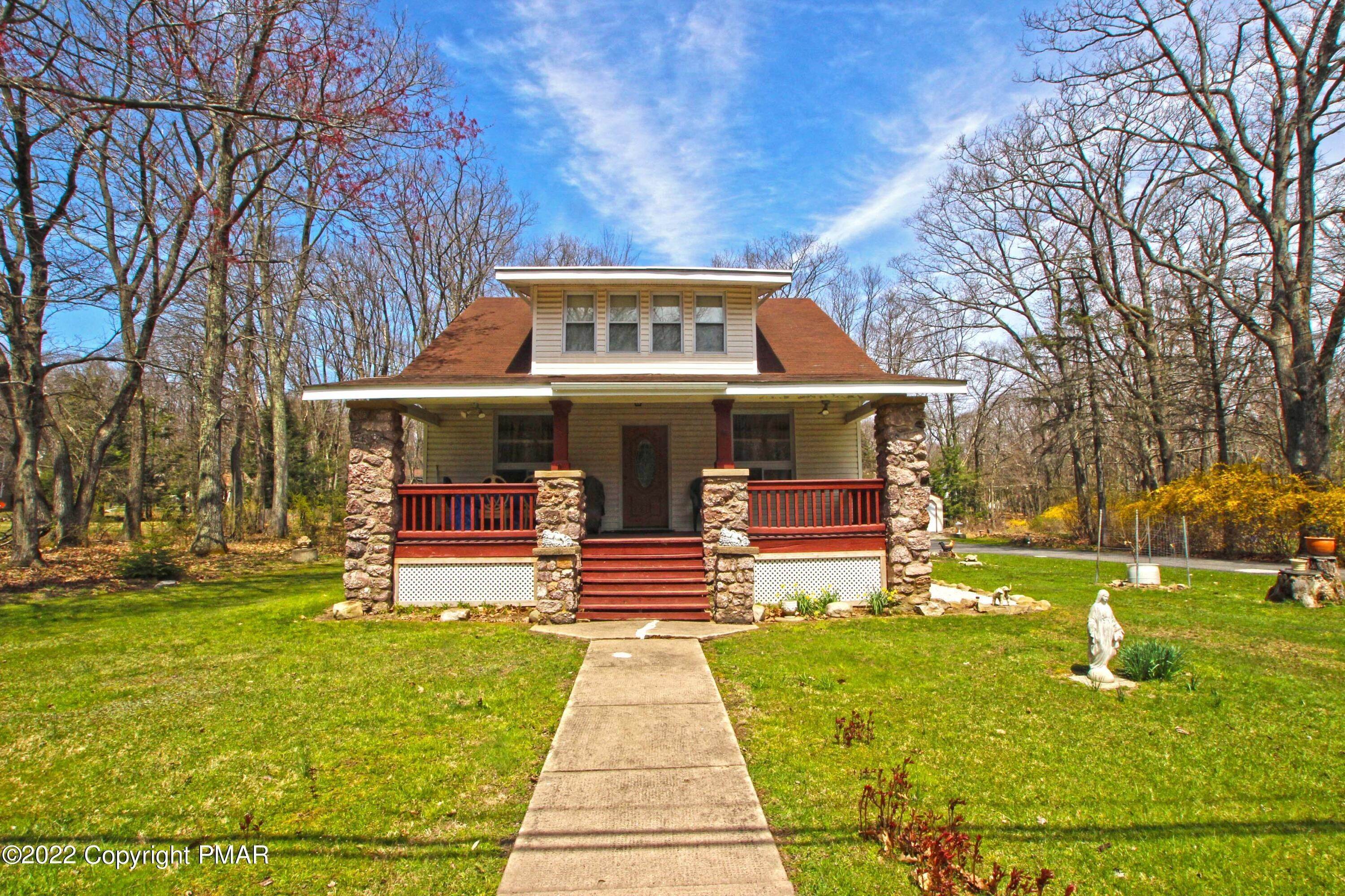 Single Family Homes for Sale at 236 Summit Ave Pocono Summit, Pennsylvania 18346 United States