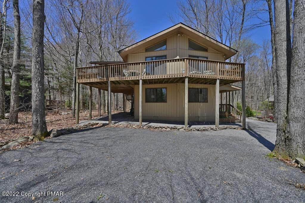 Single Family Homes for Sale at 5519 Fox Run Pocono Pines, Pennsylvania 18350 United States