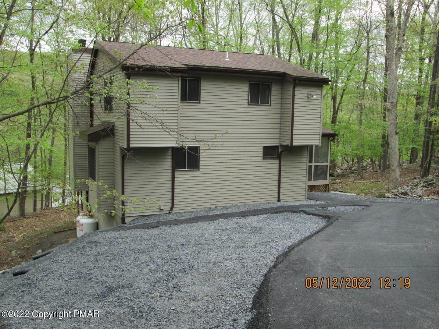 Single Family Homes for Sale at 2125 Southport Dr Bushkill, Pennsylvania 18324 United States