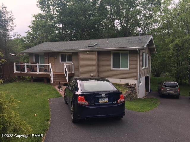 6. Single Family Homes for Sale at 142 N Pinewood Dr East Stroudsburg, Pennsylvania 18302 United States