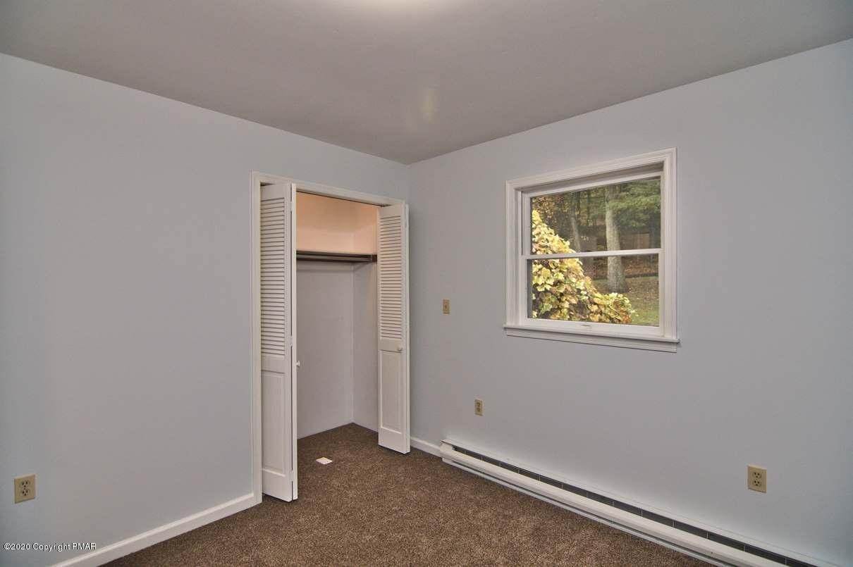45. Single Family Homes for Sale at 370 N Valley Vw Stroudsburg, Pennsylvania 18360 United States