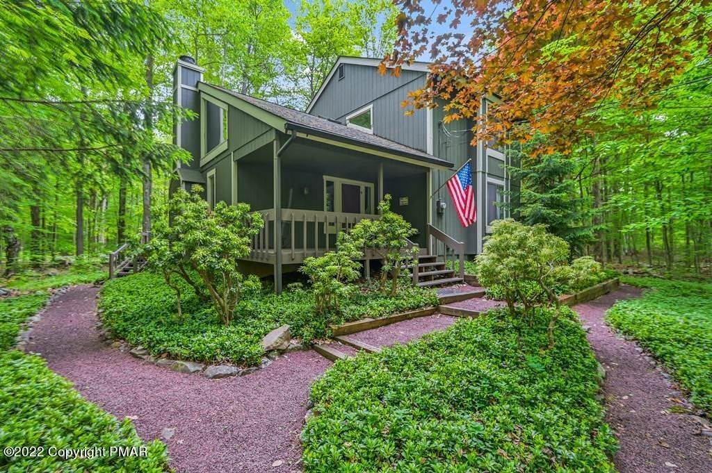 3. Single Family Homes for Sale at 183 Flintlock Trail Pocono Pines, Pennsylvania 18350 United States