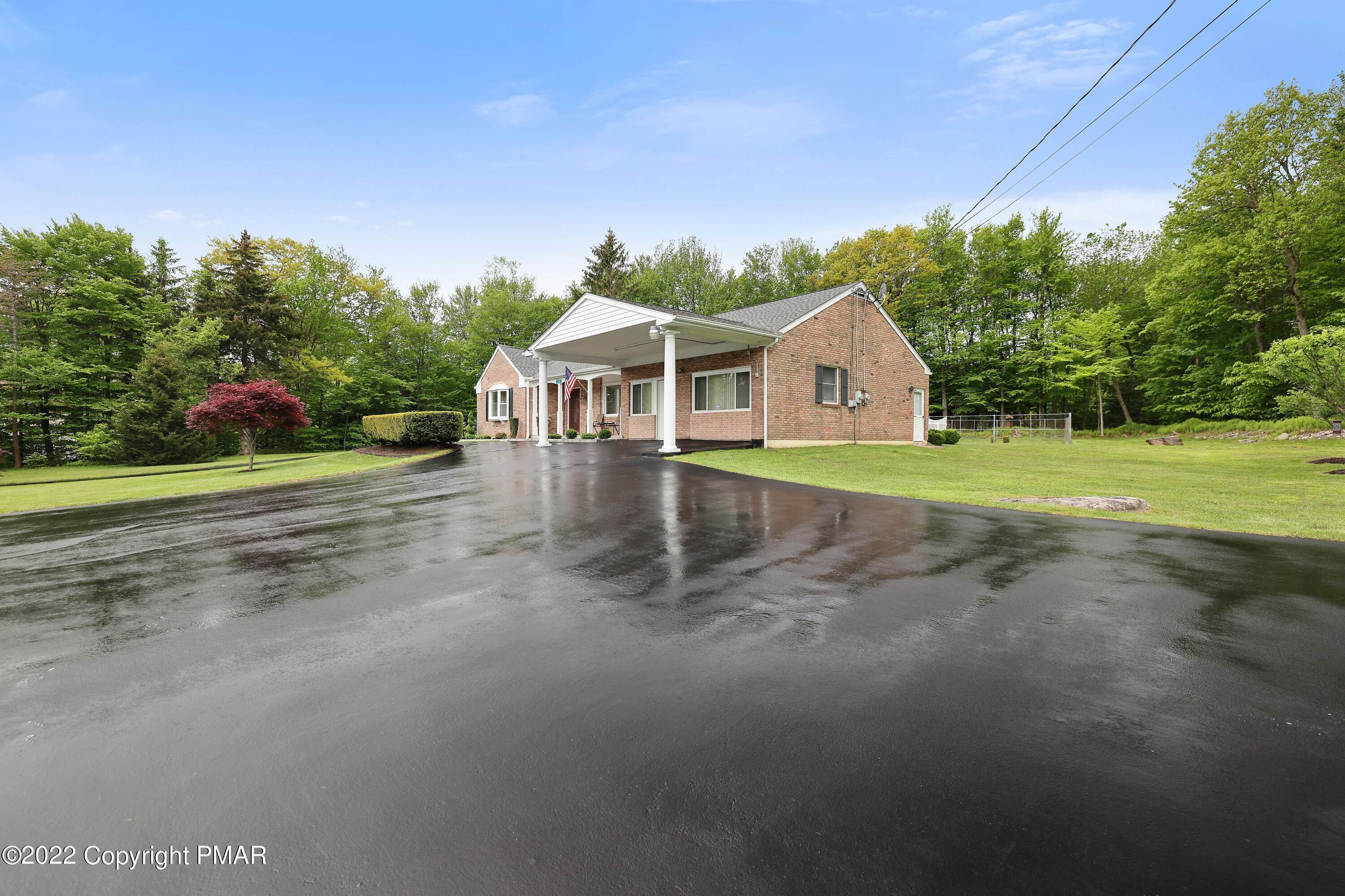 40. Single Family Homes for Sale at 595 Route 196 Tobyhanna, Pennsylvania 18466 United States