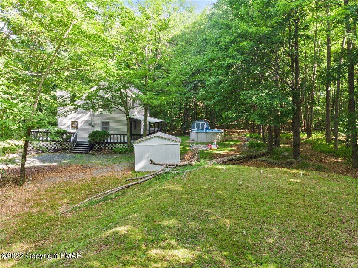 6. Single Family Homes for Sale at 1177 W Riverside Hts W Pocono Lake, Pennsylvania 18347 United States