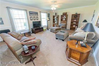 27. Single Family Homes for Sale at 549 Springfield Drive Bangor, Pennsylvania 18013 United States
