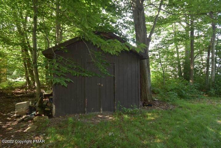 29. Single Family Homes for Sale at 2080 Minqua Trl Tobyhanna, Pennsylvania 18466 United States