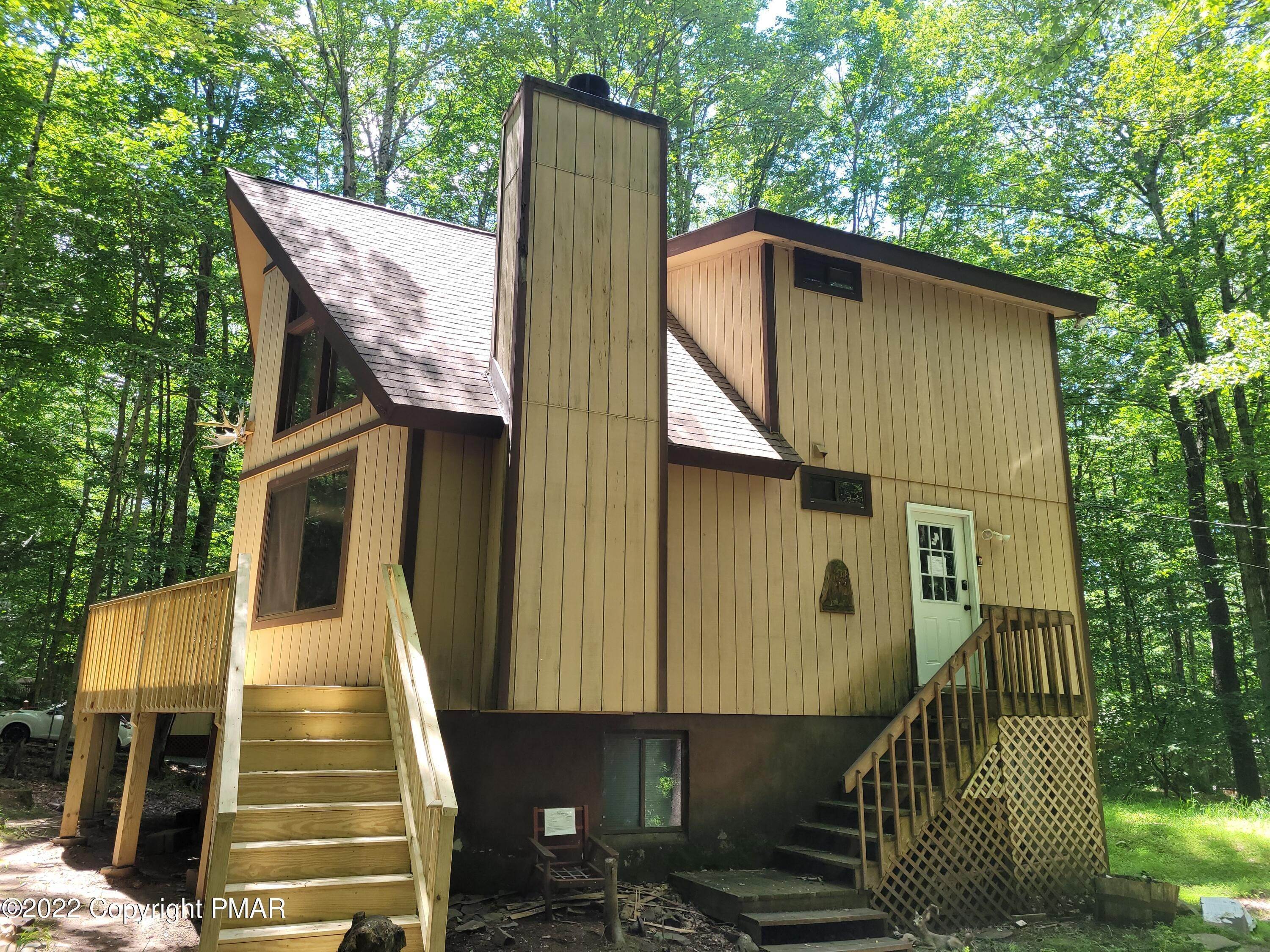 25. Single Family Homes for Sale at 164 Fawn Rd Pocono Lake, Pennsylvania 18347 United States