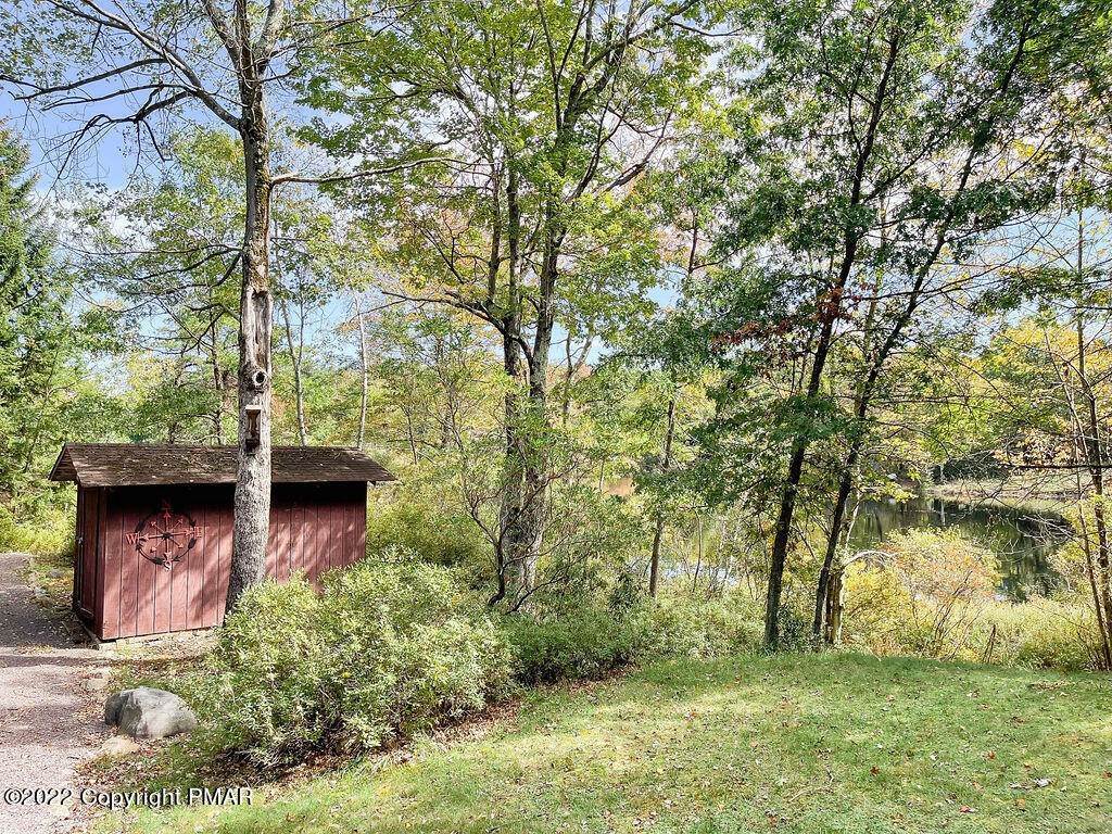 32. Single Family Homes for Sale at 132 Powderhorn Rd Long Pond, Pennsylvania 18334 United States
