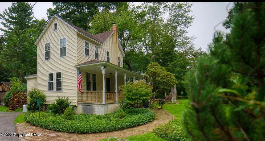 Single Family Homes for Sale at 302 Park Place Cresco, Pennsylvania 18326 United States